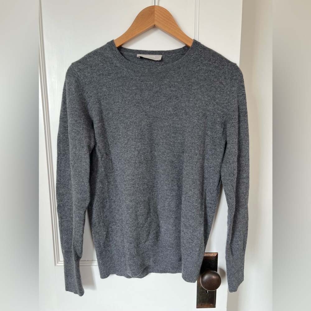 Everlane Cashmere Crewneck Sweater in Charcoal Gray, Size Small
